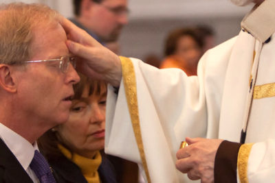 Sacrement des malades : onction de l'huile des malades